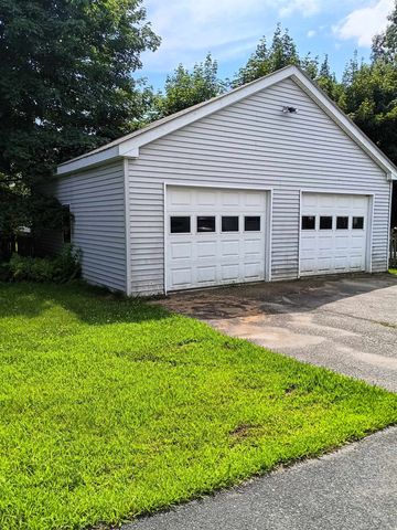 126 Oak Grove Avenue, Brattleboro, VT 05301