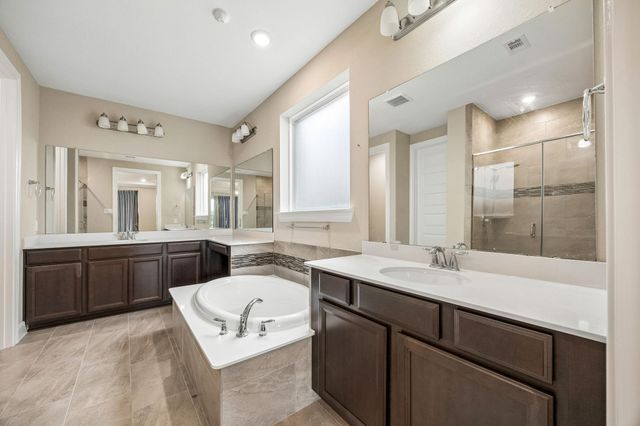66 Zenith Lane, Sugar Land, TX 77498