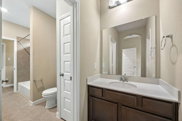 66 Zenith Lane, Sugar Land, TX 77498