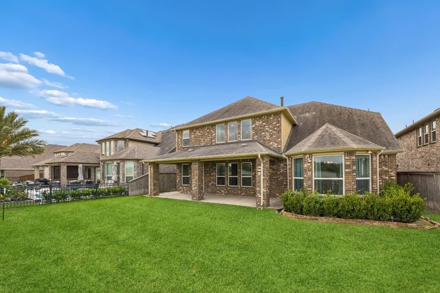66 Zenith Lane, Sugar Land, TX 77498