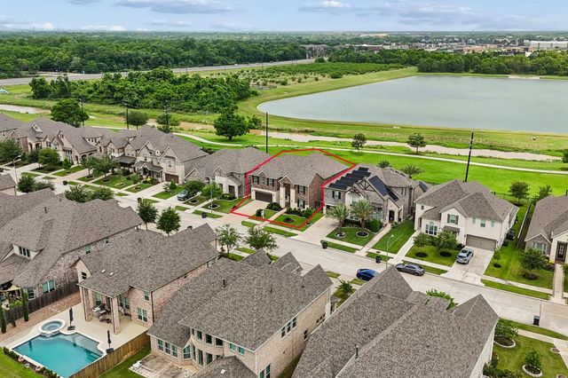 66 Zenith Lane, Sugar Land, TX 77498