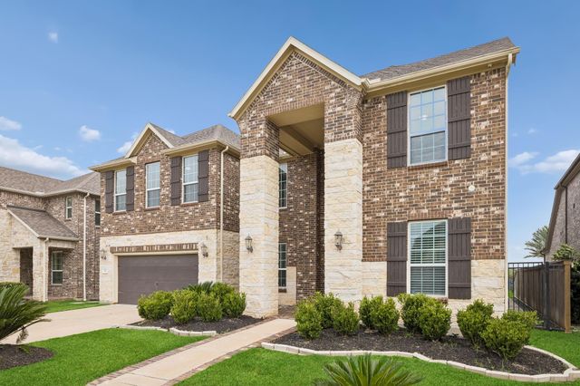 66 Zenith Lane, Sugar Land, TX 77498
