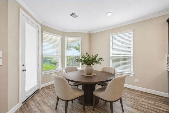 66 Zenith Lane, Sugar Land, TX 77498