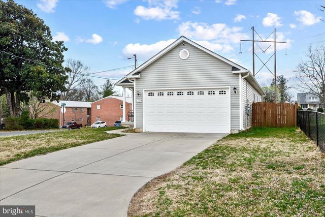 140 RIDGEWAY ST, Fredericksburg, VA 22401