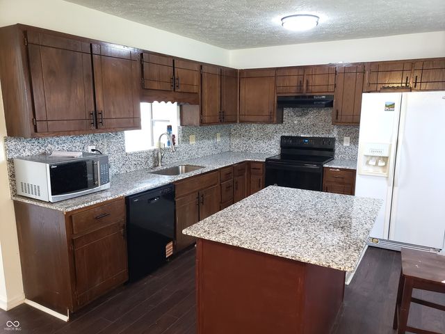 8768 Buckhaven, Indianapolis, IN 46256