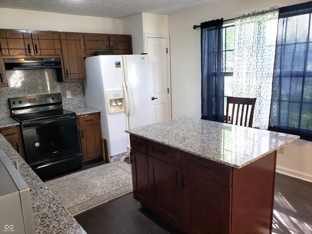 8768 Buckhaven, Indianapolis, IN 46256