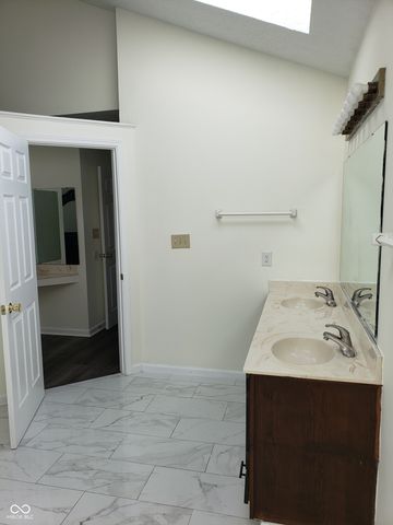 8768 Buckhaven, Indianapolis, IN 46256