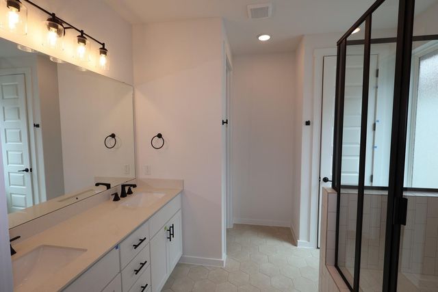 220 Bloomington Loop, Hutto, TX 78634