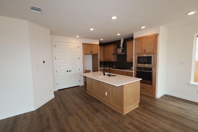220 Bloomington Loop, Hutto, TX 78634