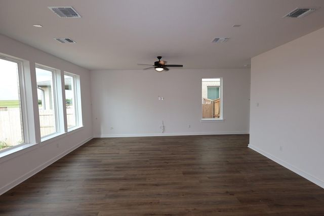 220 Bloomington Loop, Hutto, TX 78634
