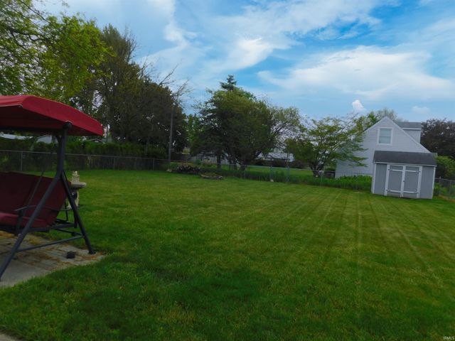27500 Lamplighter Lane, Elkhart, IN 46514