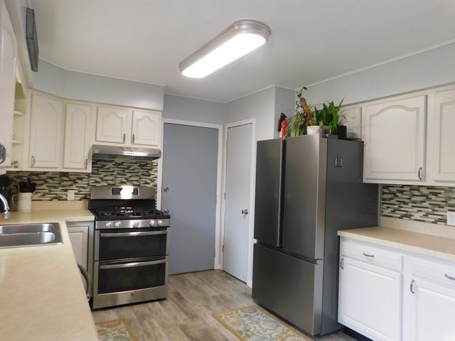 27500 Lamplighter Lane, Elkhart, IN 46514