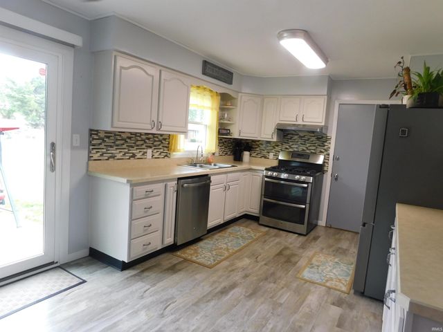 27500 Lamplighter Lane, Elkhart, IN 46514