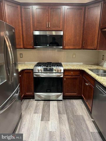 2248 MARGRAF CIR, Woodbridge, VA 22191