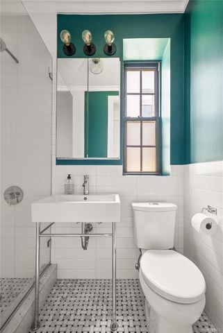 2451 38th Street 7B, Astoria, NY 11103