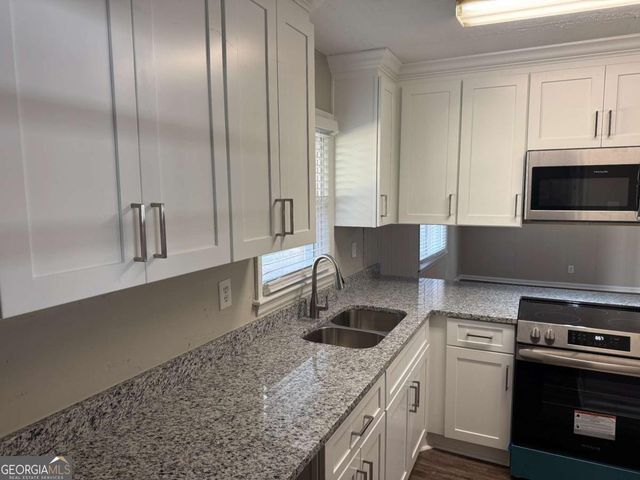 437 Lockridge Lane, Lawrenceville, GA 30046