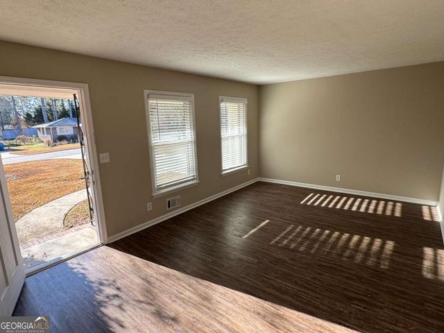 437 Lockridge Lane, Lawrenceville, GA 30046