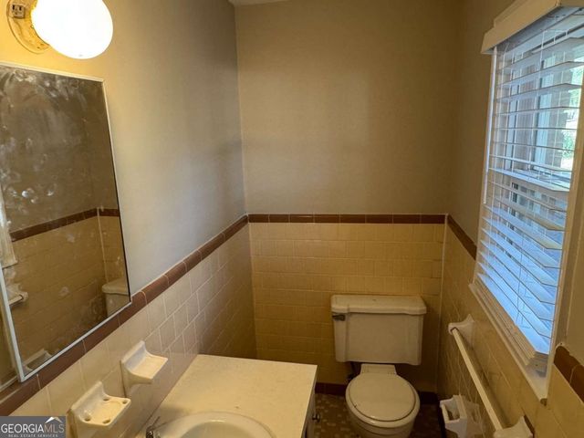 437 Lockridge Lane, Lawrenceville, GA 30046