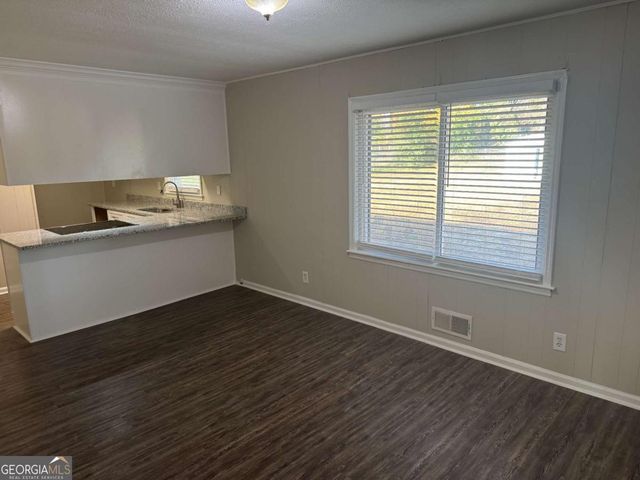 437 Lockridge Lane, Lawrenceville, GA 30046