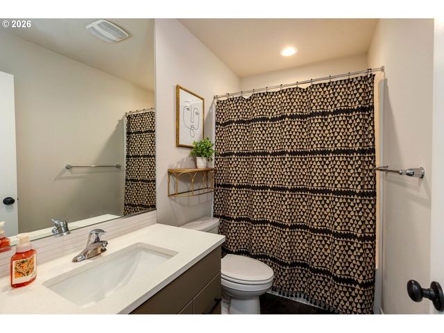 2732 Ne CURRIN CREEK Dr, Estacada, OR 97023