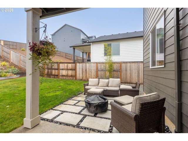 2732 Ne CURRIN CREEK Dr, Estacada, OR 97023