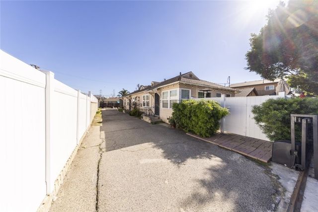 6614 Camellia Avenue, North Hollywood, CA 91606