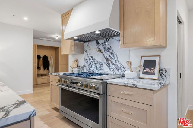 4525 Greenbush Avenue, Sherman Oaks, CA 91423