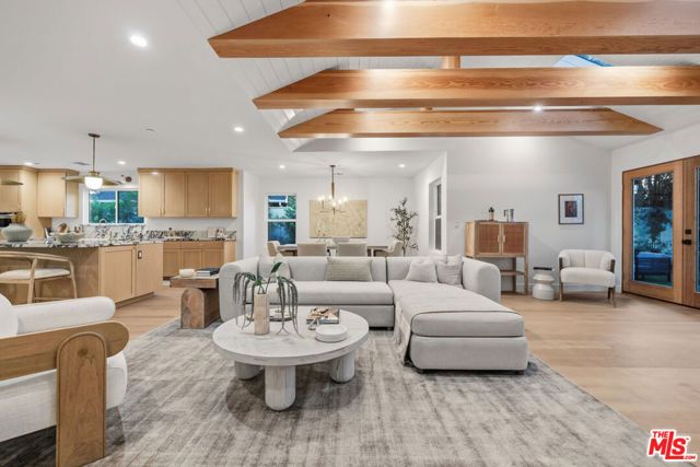 4525 Greenbush Avenue, Sherman Oaks, CA 91423