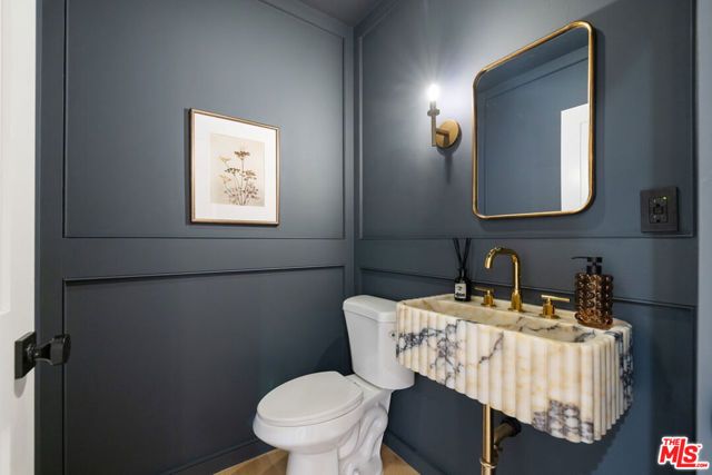 4525 Greenbush Avenue, Sherman Oaks, CA 91423