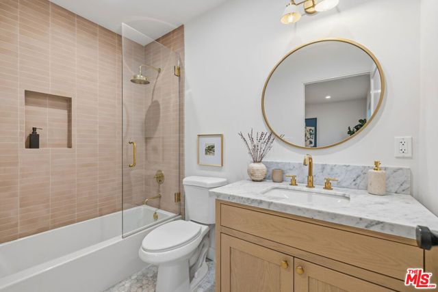 4525 Greenbush Avenue, Sherman Oaks, CA 91423