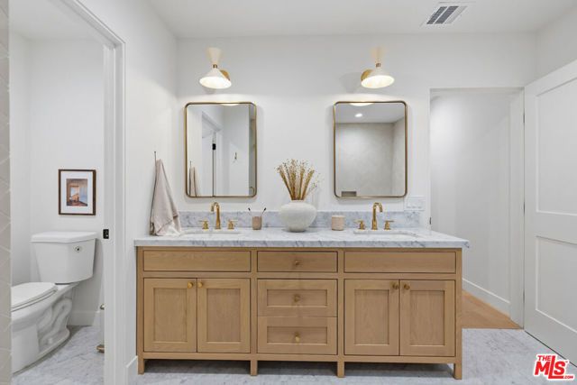 4525 Greenbush Avenue, Sherman Oaks, CA 91423