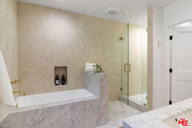 4525 Greenbush Avenue, Sherman Oaks, CA 91423