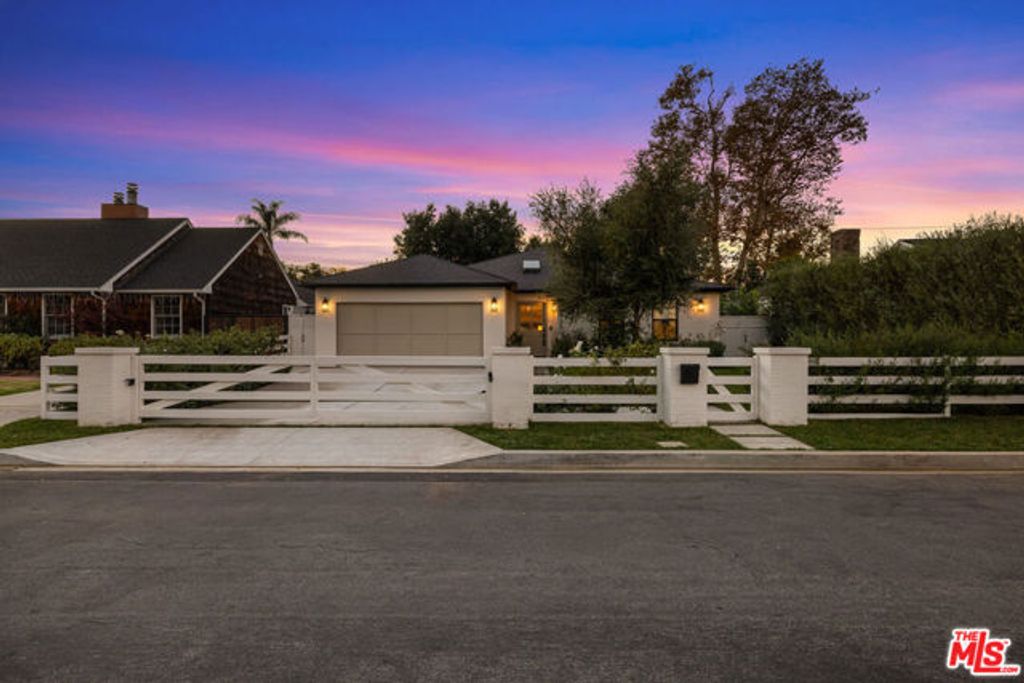 4525 Greenbush Avenue, Sherman Oaks, CA 91423