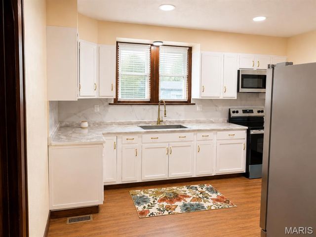 8718 Clifton Avenue, Jennings, MO 63136