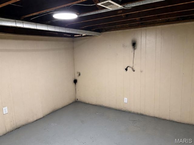 8718 Clifton Avenue, Jennings, MO 63136