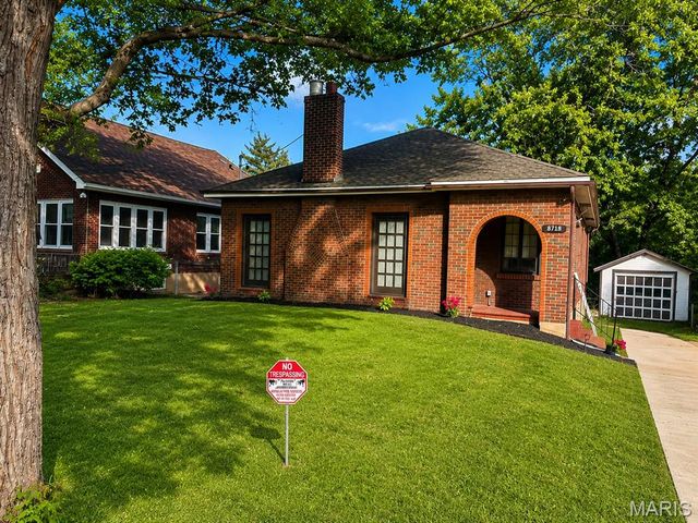 8718 Clifton Avenue, Jennings, MO 63136
