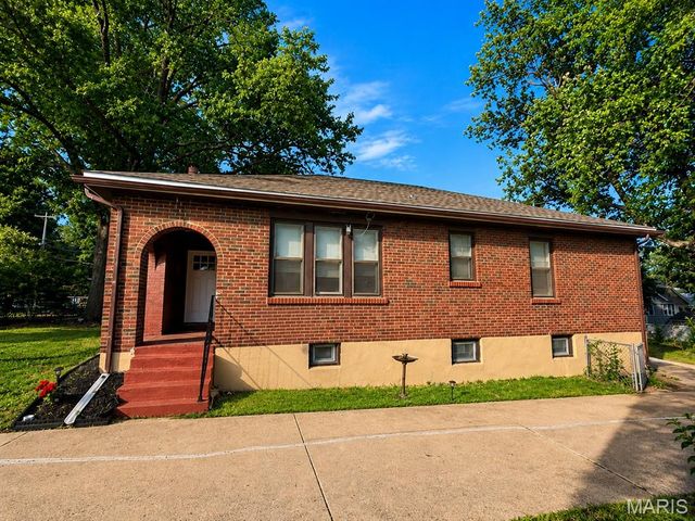 8718 Clifton Avenue, Jennings, MO 63136