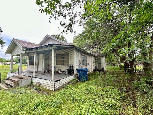 200 N Echols Street, Mexia, TX 76667