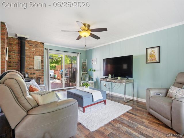 10610 Estola Avenue, White Lake, MI 48386