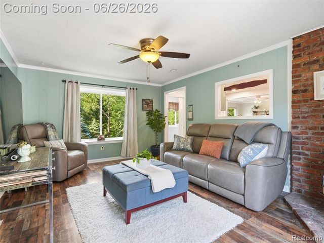 10610 Estola Avenue, White Lake, MI 48386