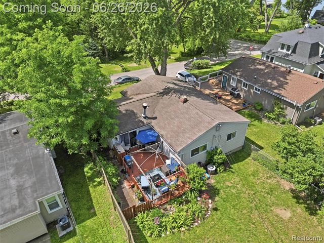 10610 Estola Avenue, White Lake, MI 48386