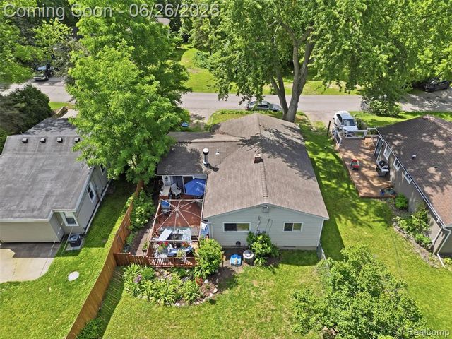 10610 Estola Avenue, White Lake, MI 48386