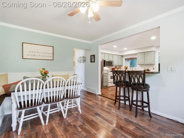 10610 Estola Avenue, White Lake, MI 48386