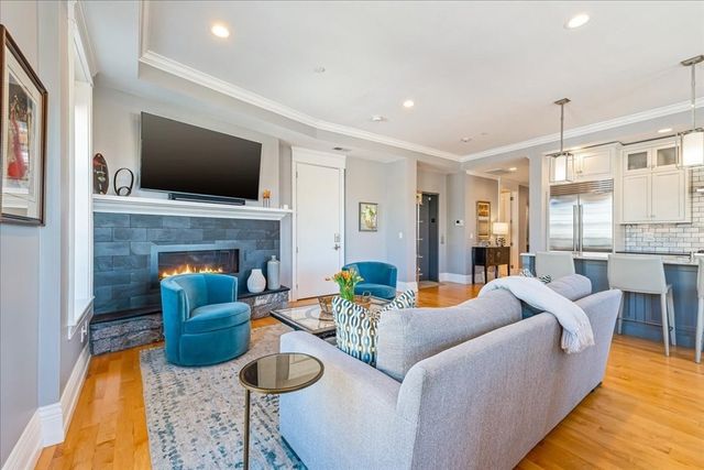 361 W 4th St 5, Boston, MA 02127