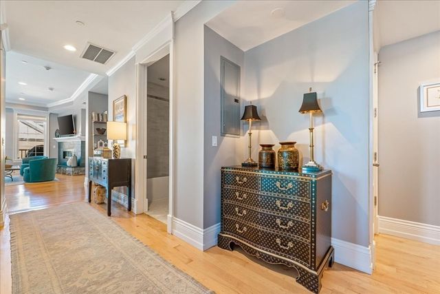 361 W 4th St 5, Boston, MA 02127