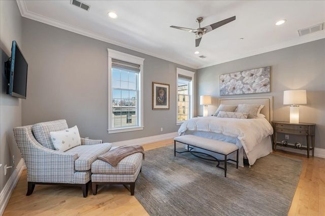 361 W 4th St 5, Boston, MA 02127