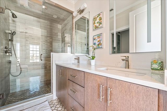 361 W 4th St 5, Boston, MA 02127