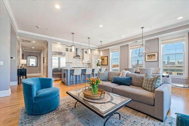 361 W 4th St 5, Boston, MA 02127