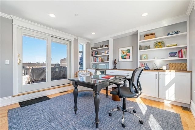 361 W 4th St 5, Boston, MA 02127