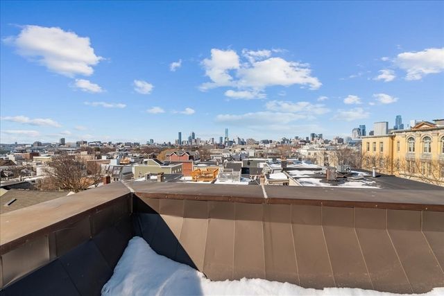 361 W 4th St 5, Boston, MA 02127